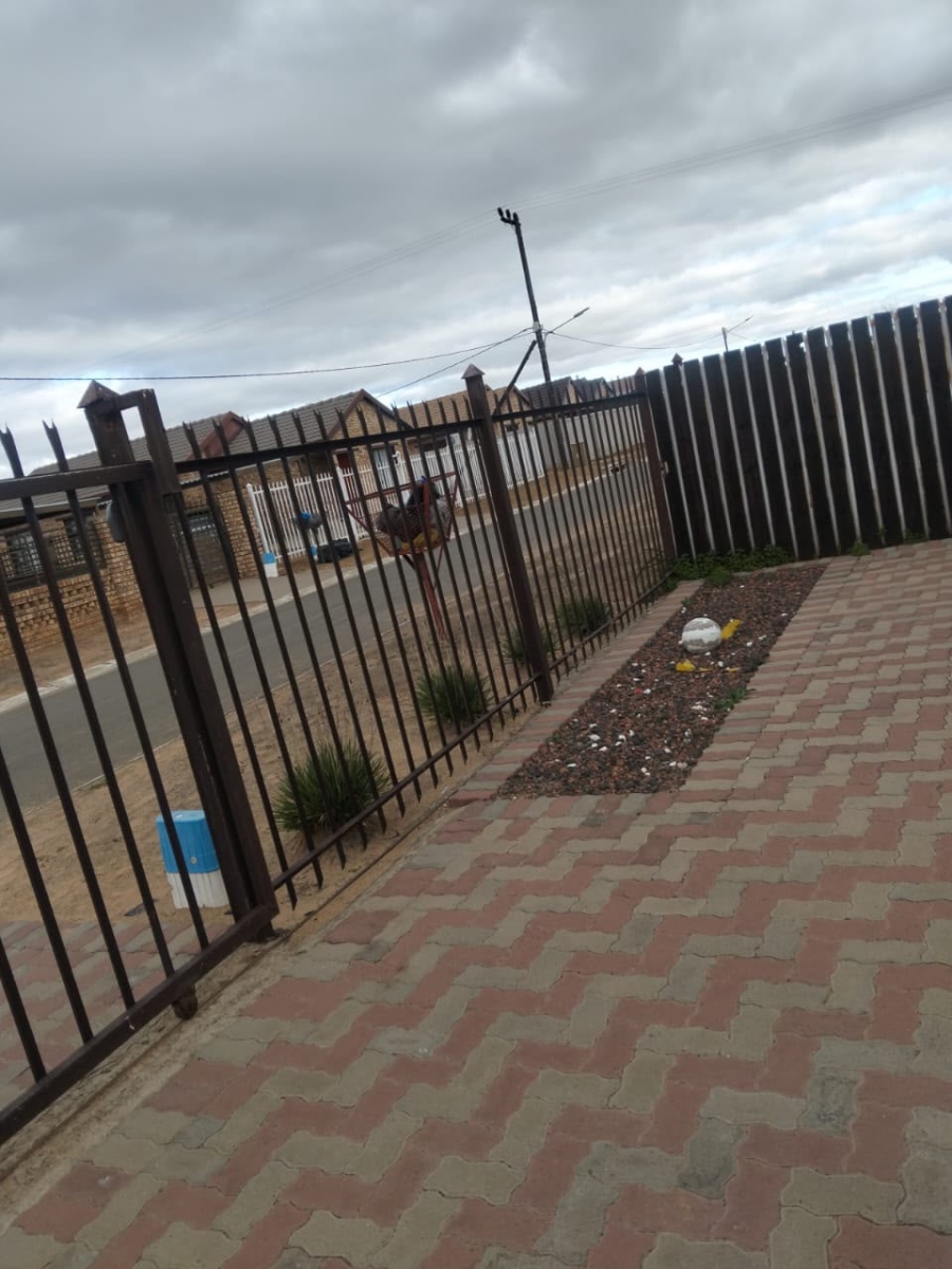 2 Bedroom Property for Sale in Mandela View Free State